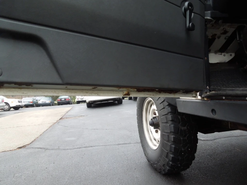 1993 Land Rover Defender 110 - Image 13 of 21