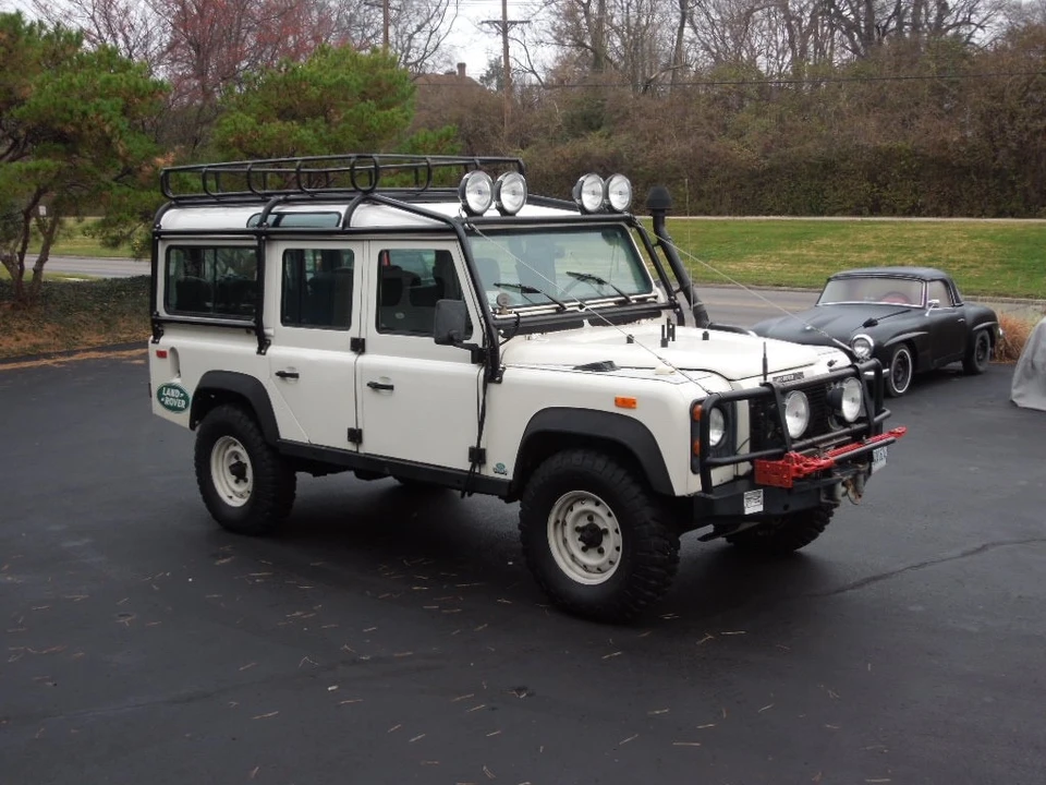 1993 Land Rover Defender 110 - Image 4 of 21