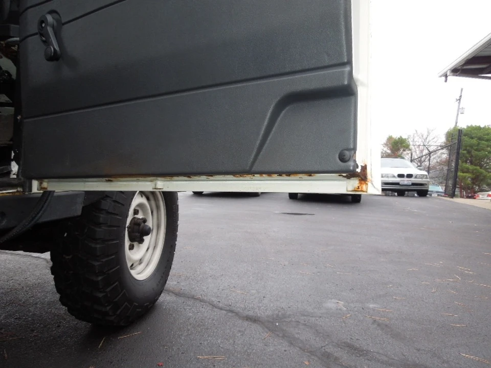 1993 Land Rover Defender 110 - Image 15 of 21
