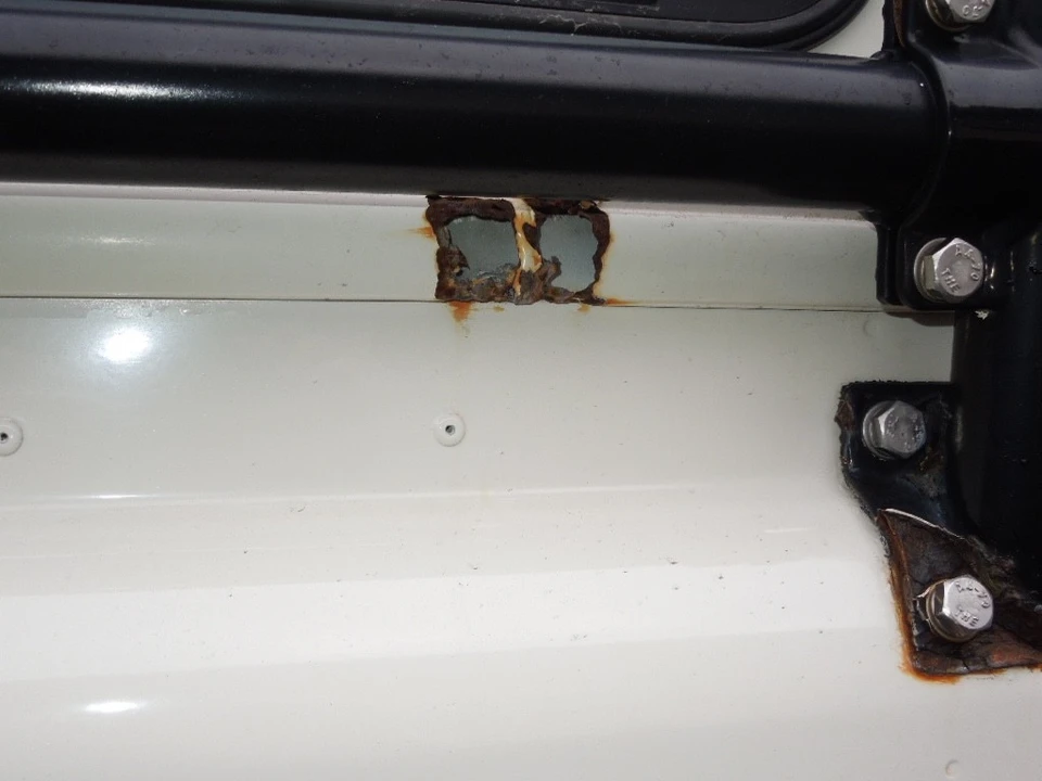 1993 Land Rover Defender 110 - Image 6 of 21