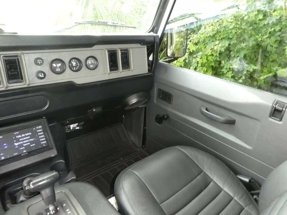 1993 Land Rover Defender 110 - Image 23 of 31