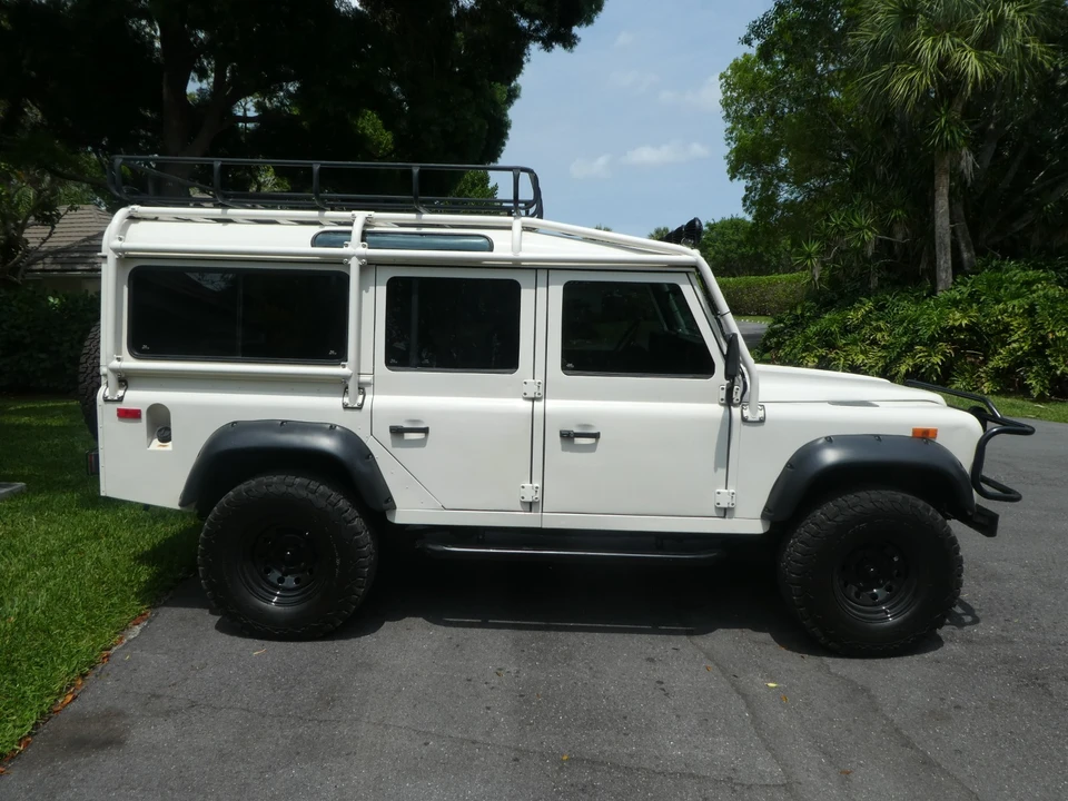 1993 Land Rover Defender 110 - Image 4 of 31