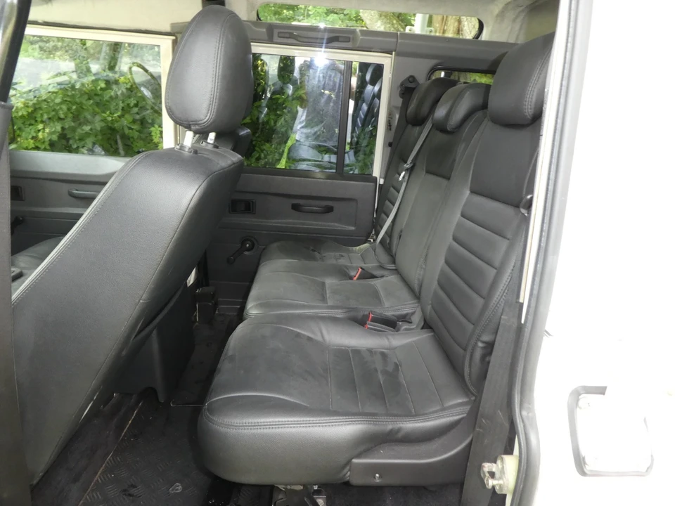1993 Land Rover Defender 110 - Image 17 of 31