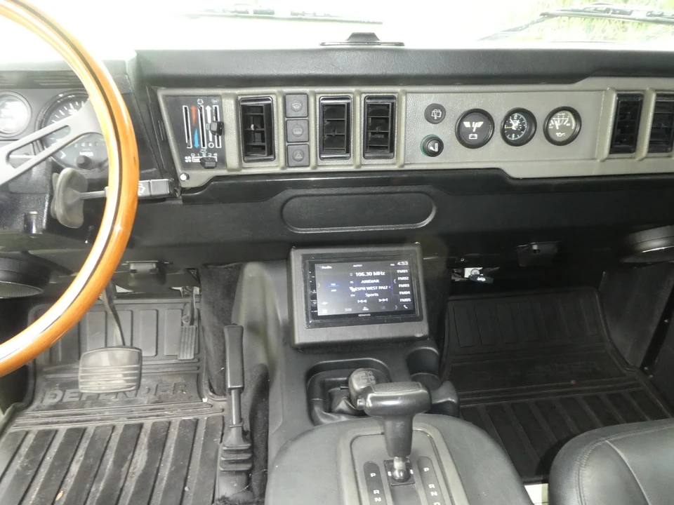 1993 Land Rover Defender 110 - Image 20 of 31