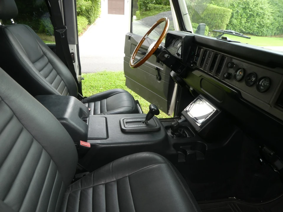 1993 Land Rover Defender 110 - Image 30 of 31