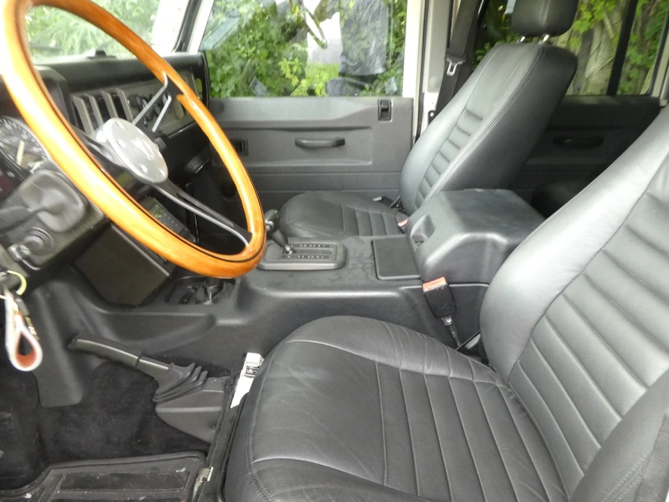 1993 Land Rover Defender 110 - Image 16 of 31
