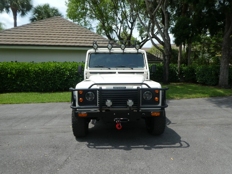 1993 Land Rover Defender 110 - Image 8 of 31