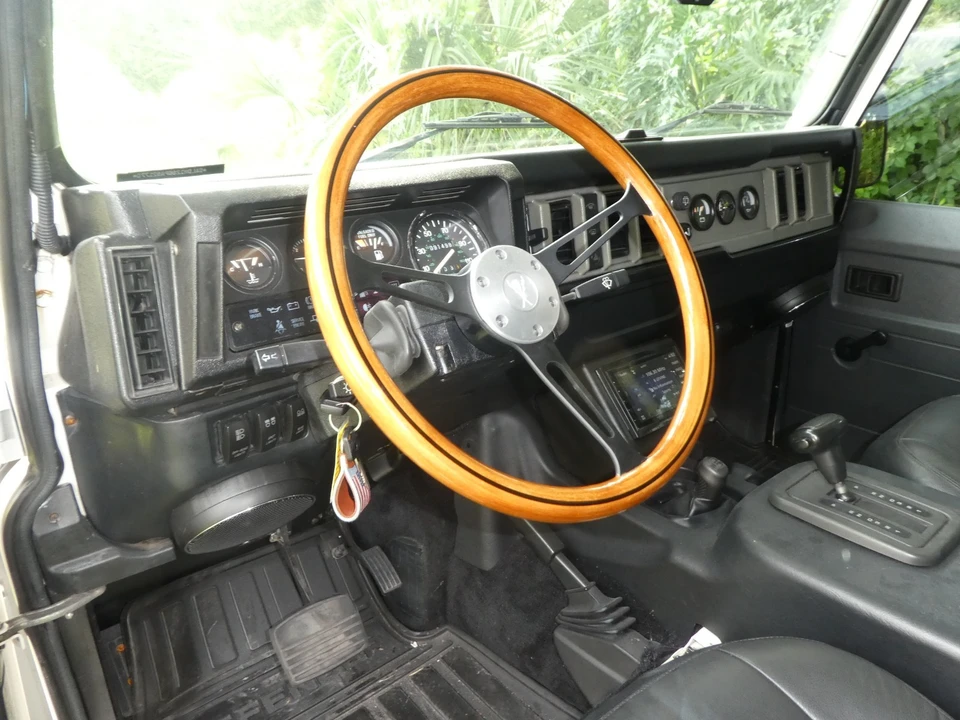 1993 Land Rover Defender 110 - Image 15 of 31