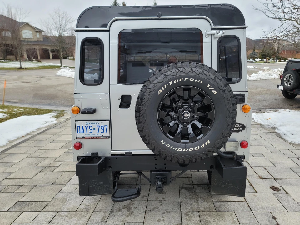 1993 Land Rover Defender 110 - Image 14 of 31