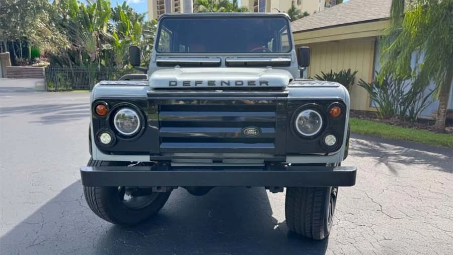1993 Land Rover Defender 110 - Image 4 of 17