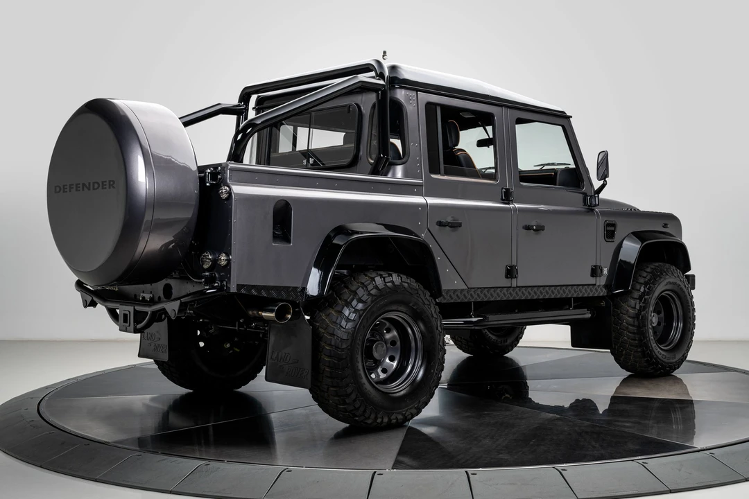 1993 Land Rover Defender 110 - Image 24 of 31