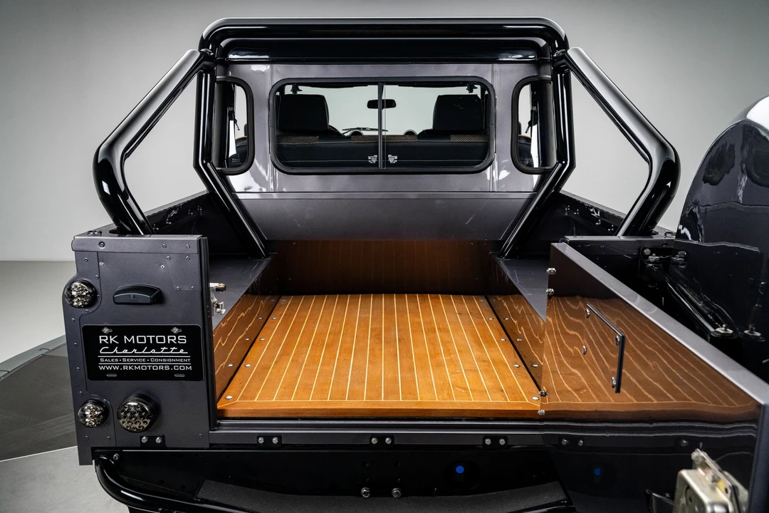 1993 Land Rover Defender 110 - Image 6 of 31