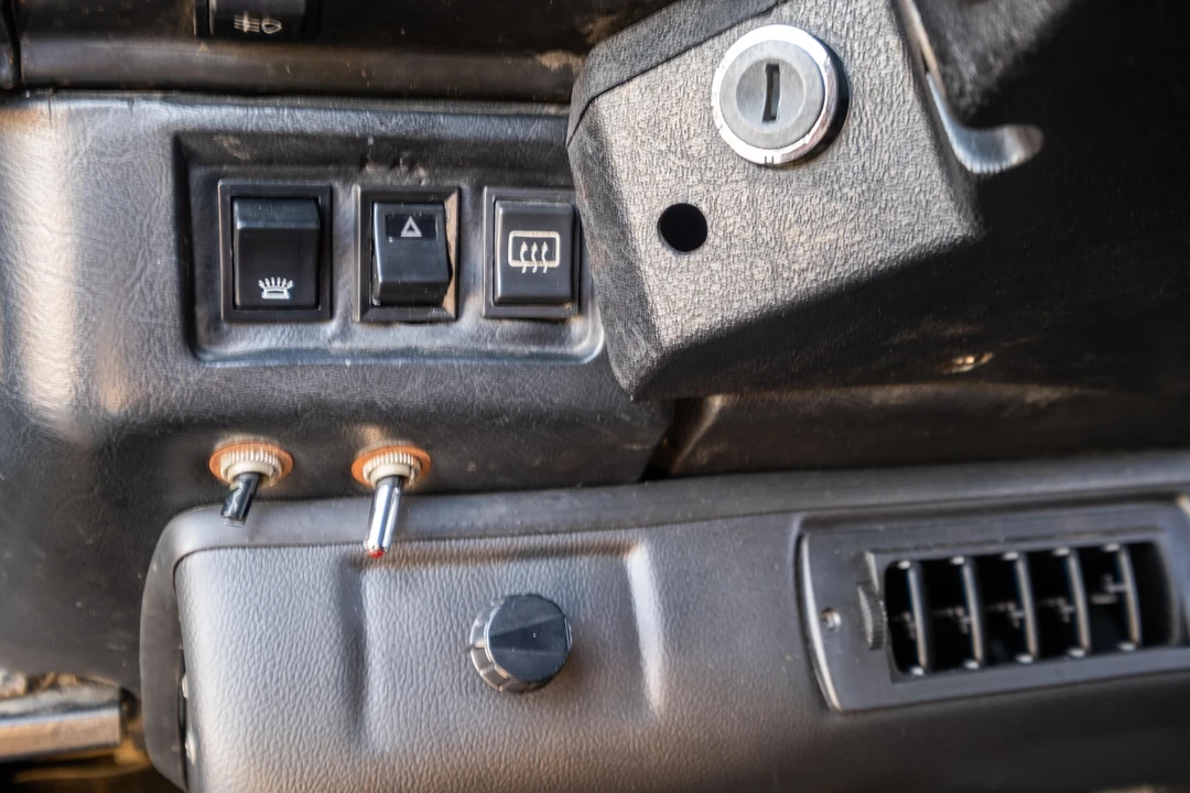 1993 Land Rover Defender 110 - Image 30 of 31