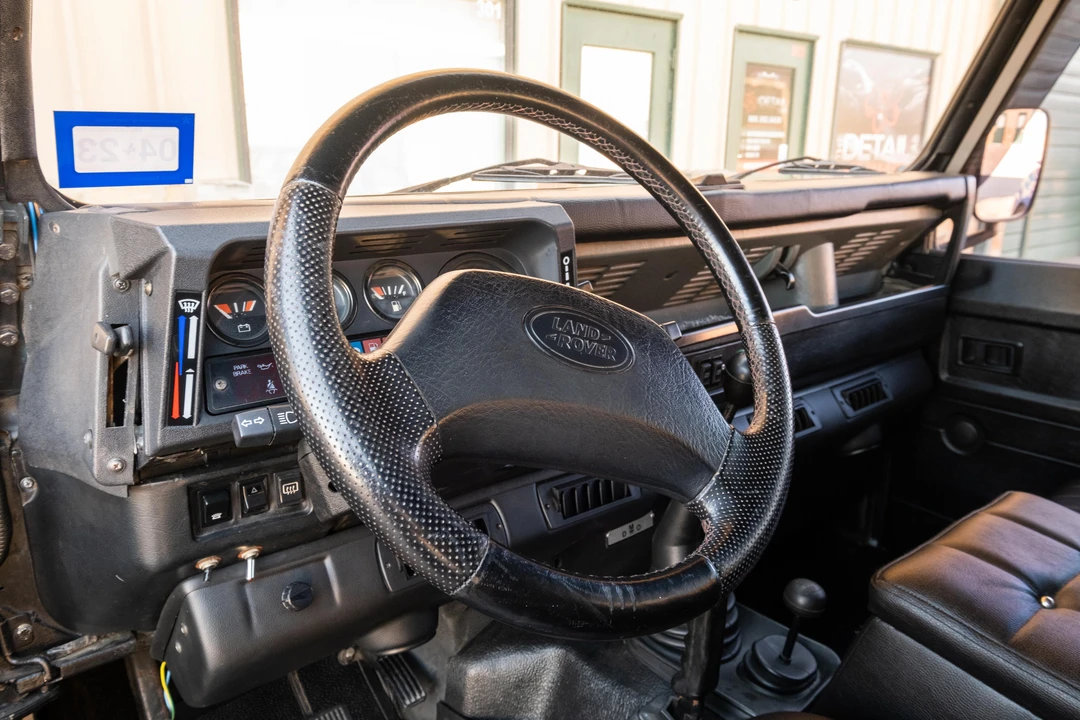 1993 Land Rover Defender 110 - Image 23 of 31