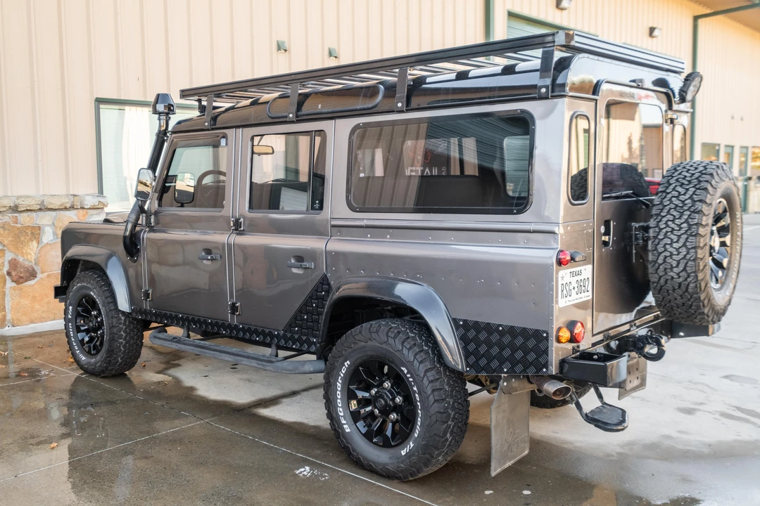 1993 Land Rover Defender 110 - Image 7 of 31