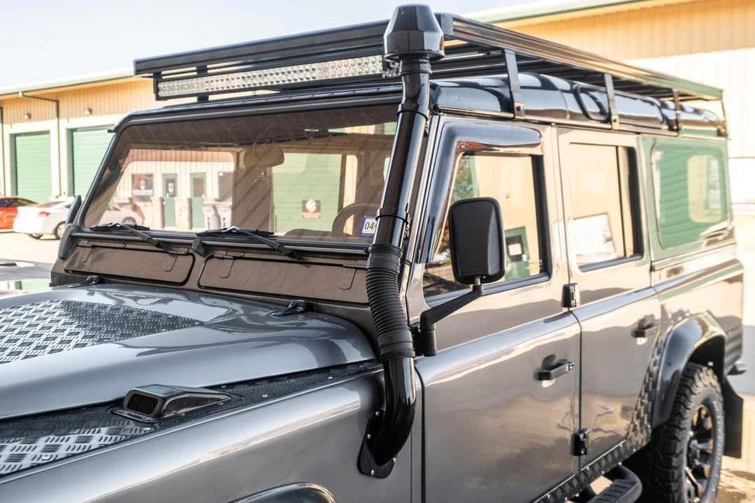 1993 Land Rover Defender 110 - Image 17 of 31