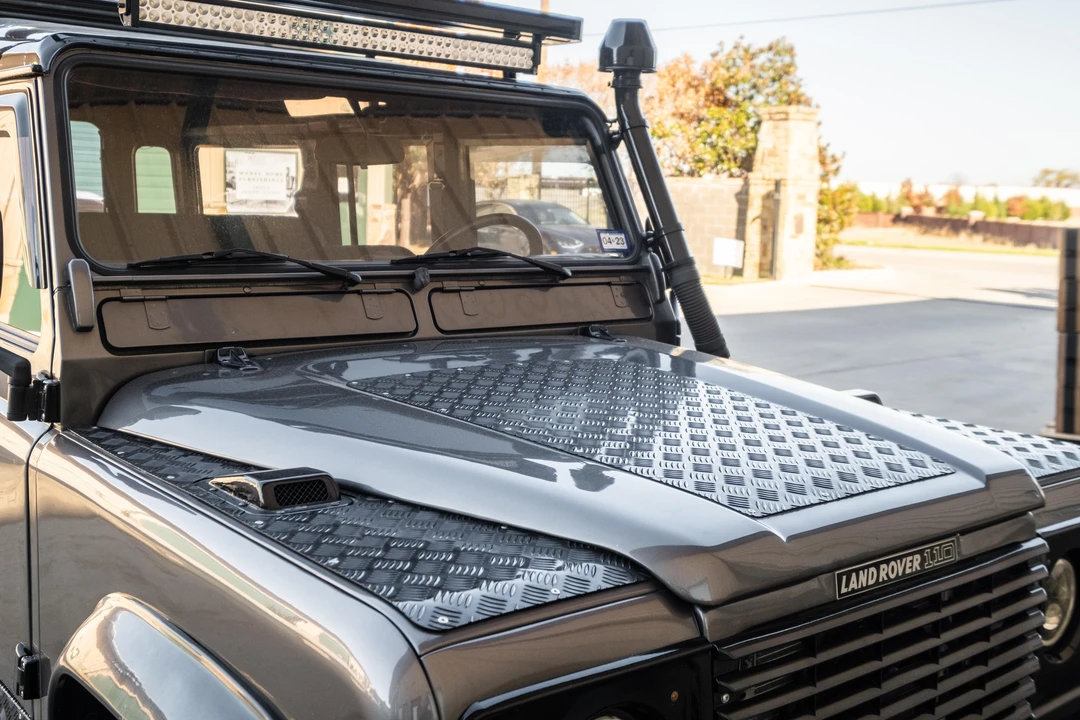 1993 Land Rover Defender 110 - Image 9 of 31