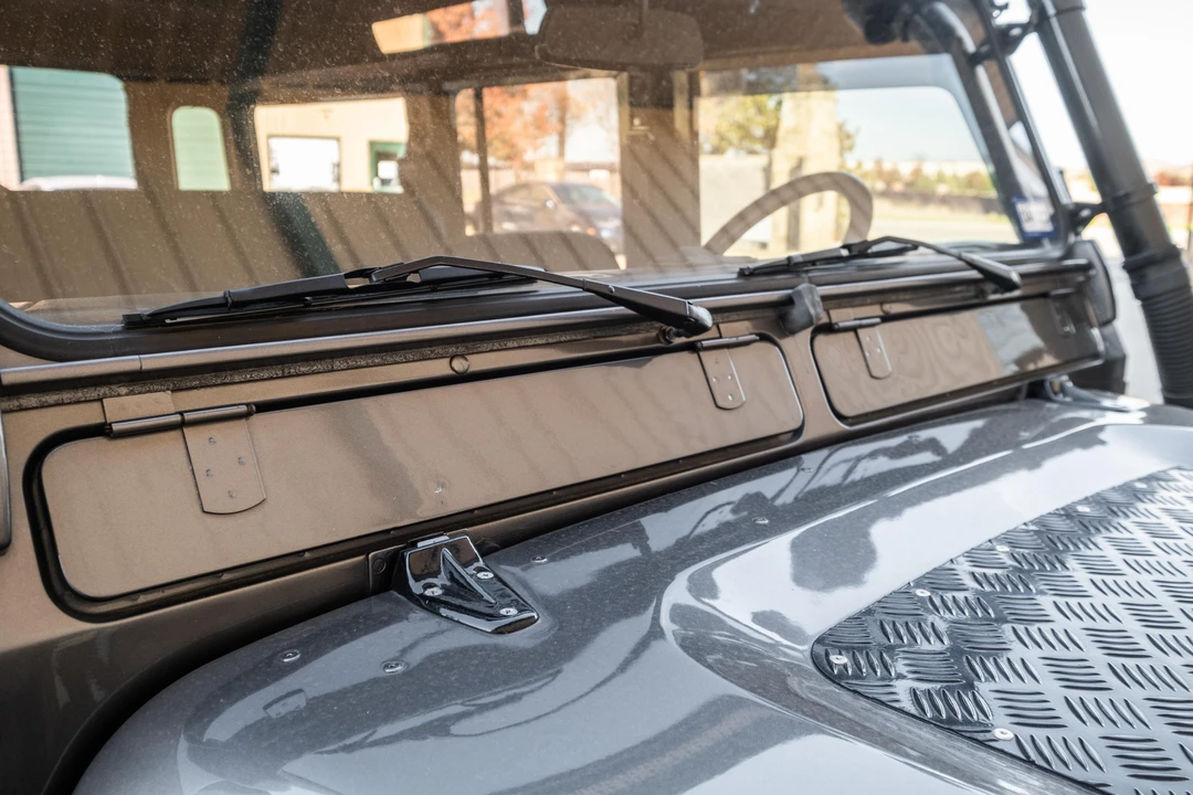 1993 Land Rover Defender 110 - Image 11 of 31