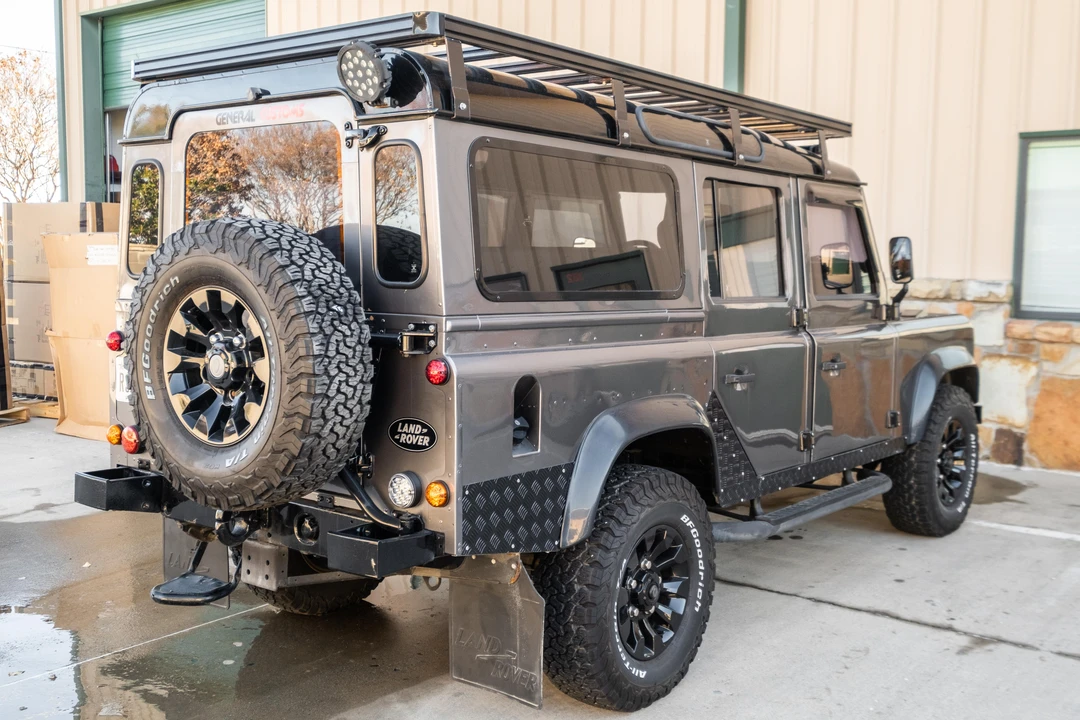 1993 Land Rover Defender 110 - Image 4 of 31