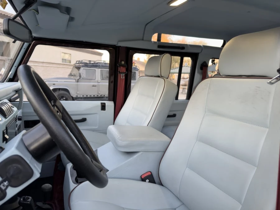 1993 Land Rover Defender 110 - Image 13 of 25