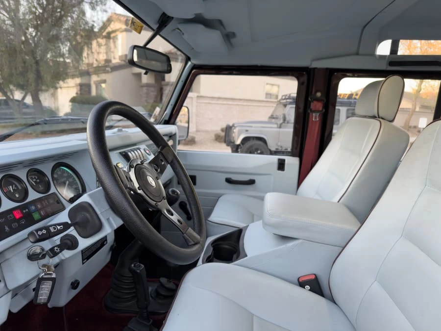 1993 Land Rover Defender 110 - Image 9 of 25