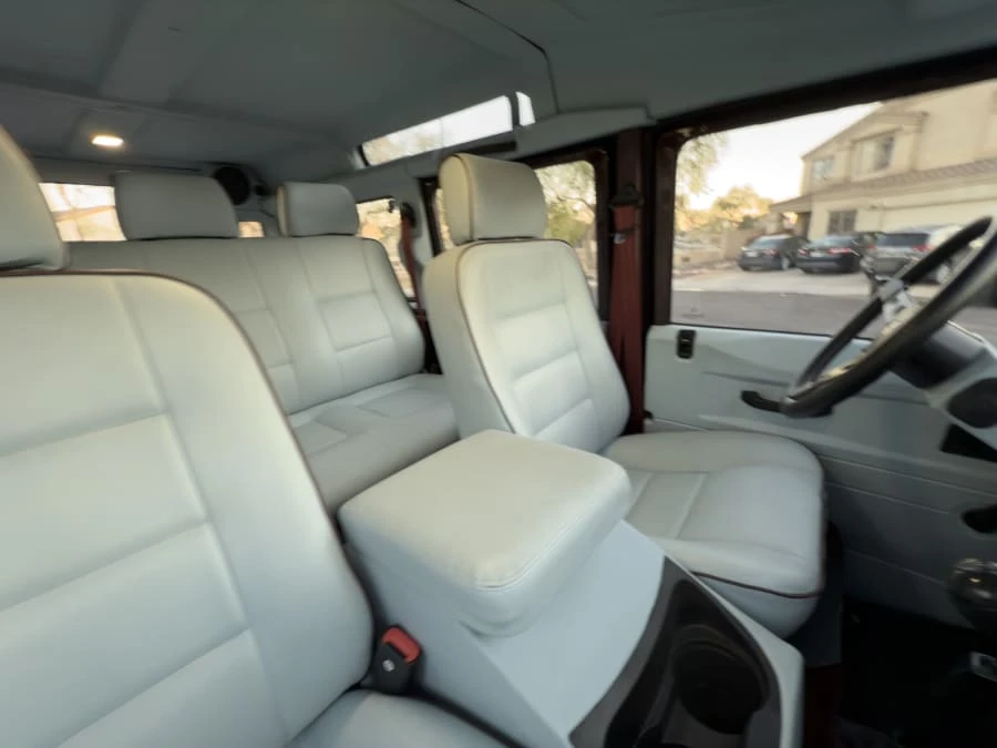 1993 Land Rover Defender 110 - Image 19 of 25