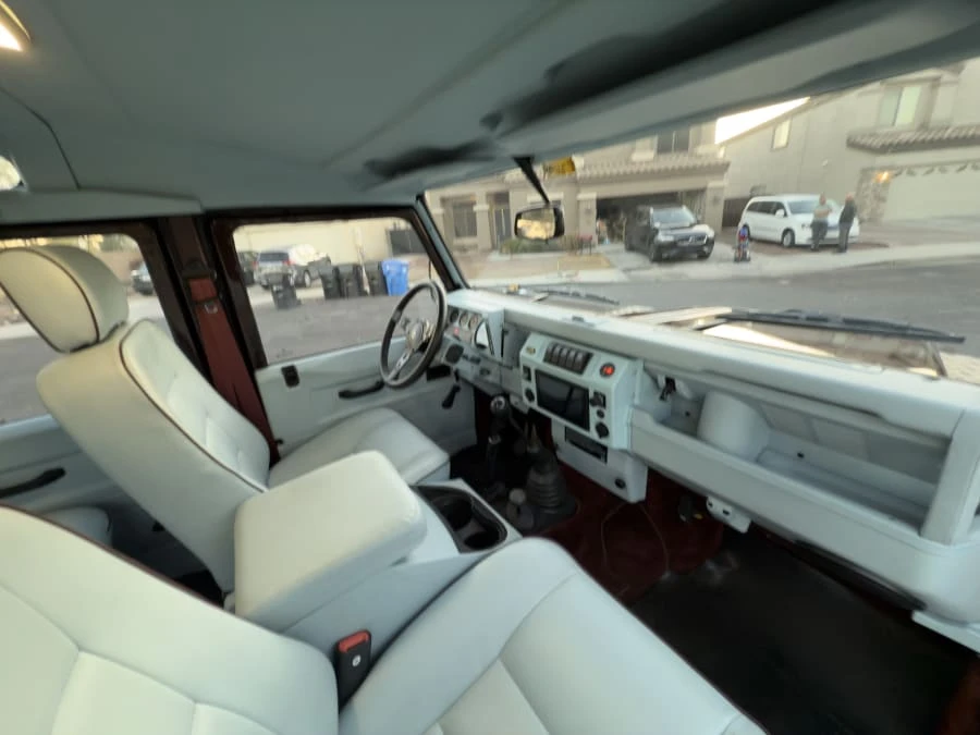 1993 Land Rover Defender 110 - Image 12 of 25