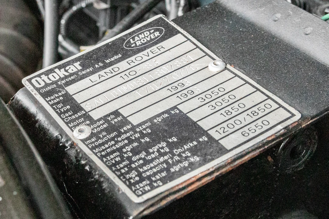 1993 Land Rover Defender 110 - Image 8 of 9