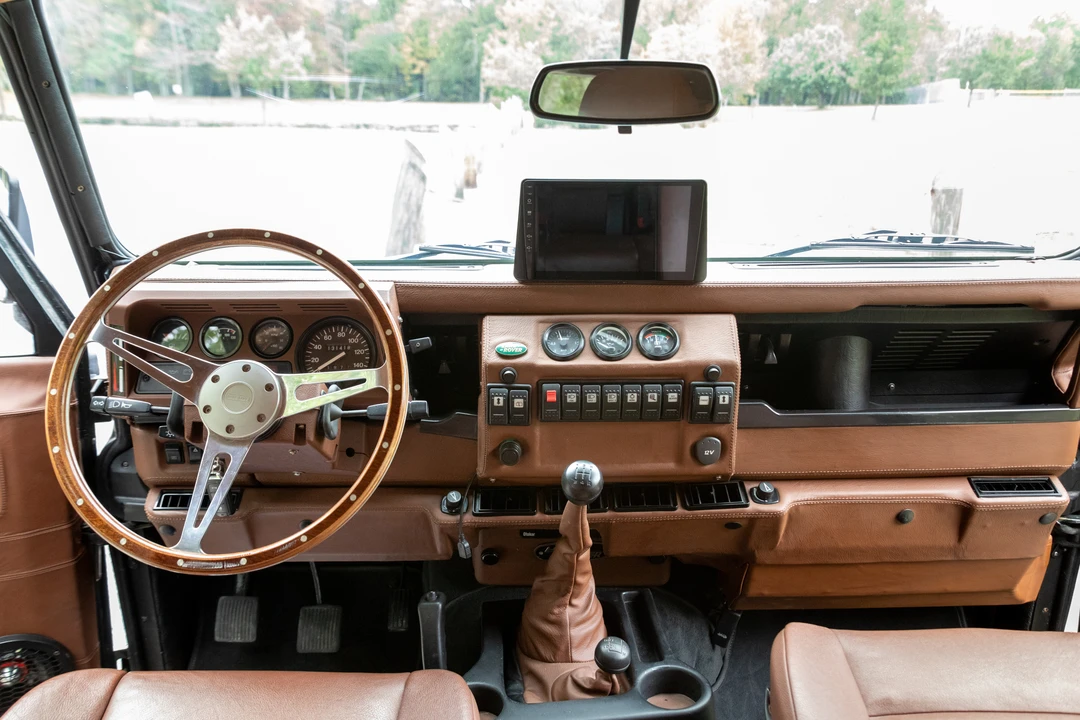 1993 Land Rover Defender 110 - Image 5 of 9