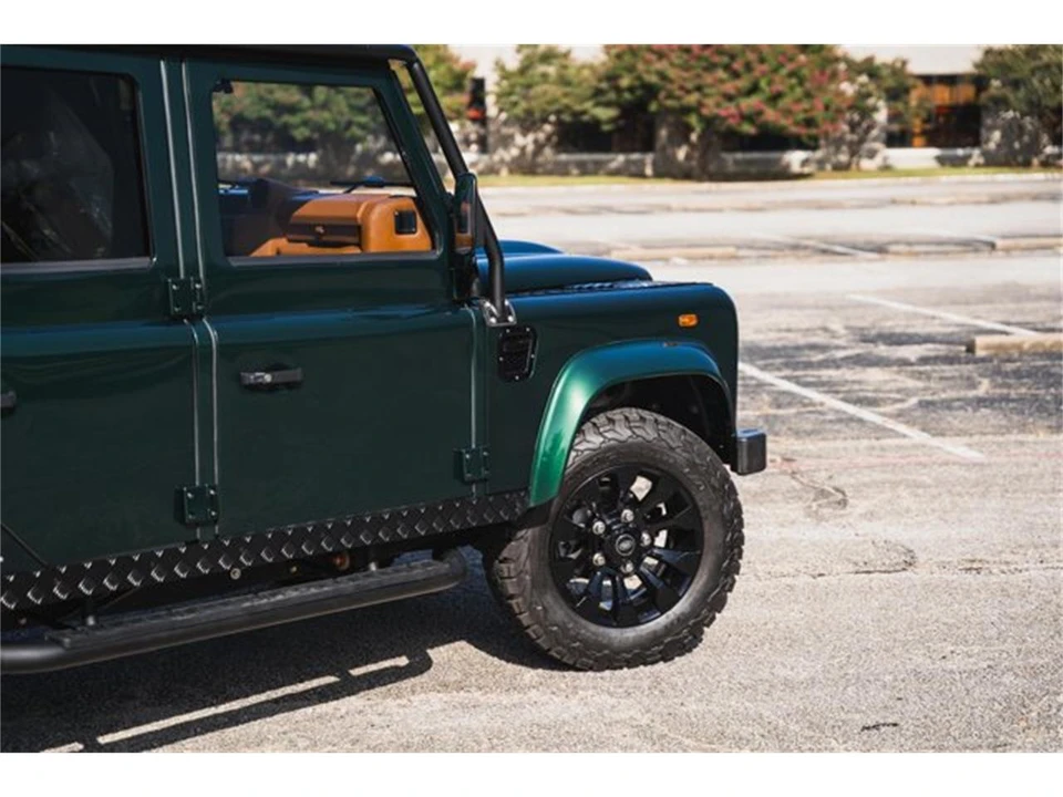 1993 Land Rover Defender 110 - Image 11 of 31