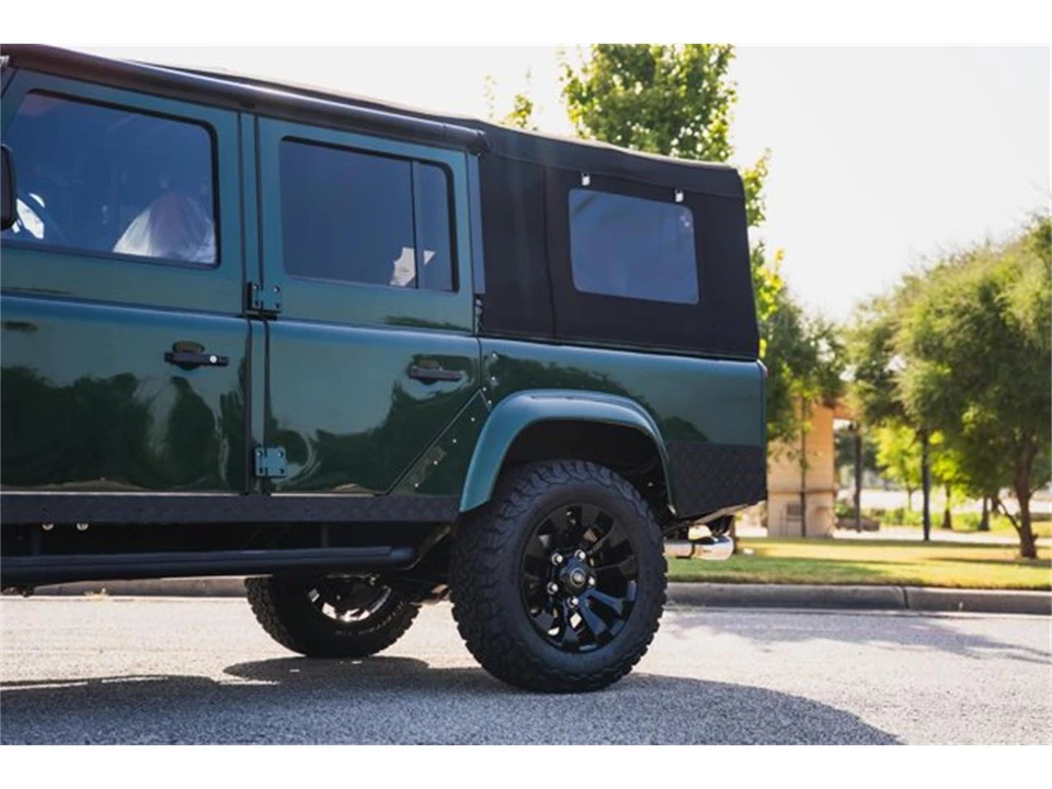 1993 Land Rover Defender 110 - Image 17 of 31