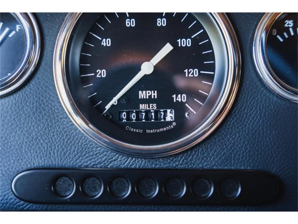 1993 Land Rover Defender 110 - Image 25 of 31