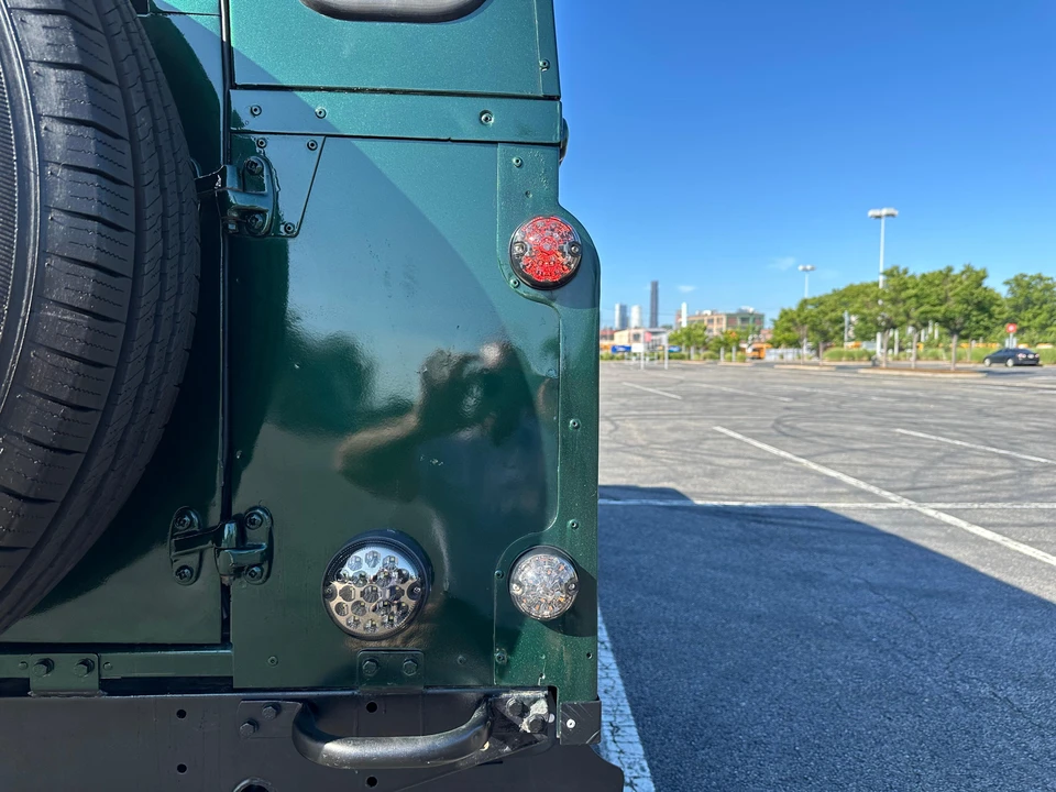 1993 Land Rover Defender 110 - Image 24 of 31
