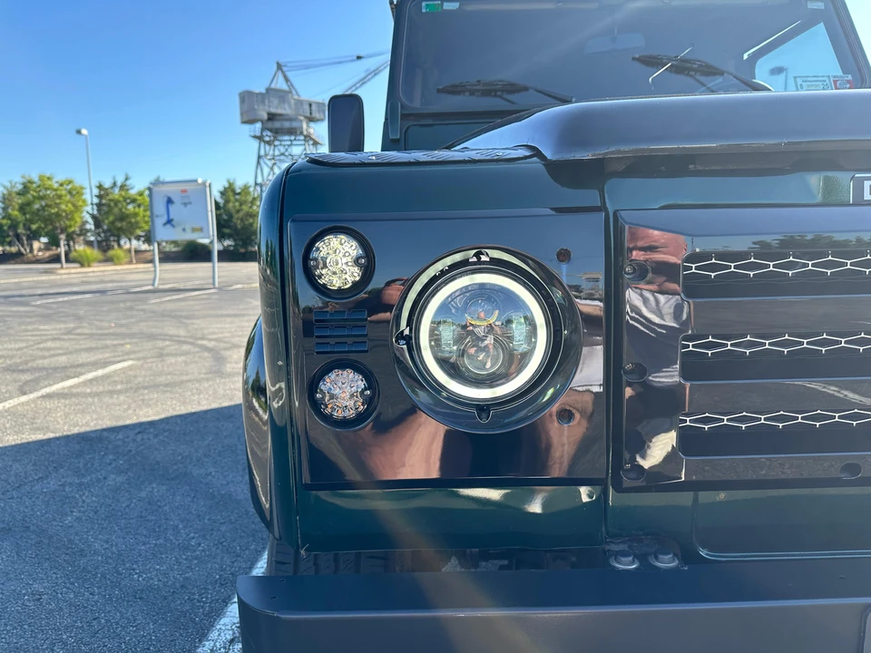 1993 Land Rover Defender 110 - Image 14 of 31