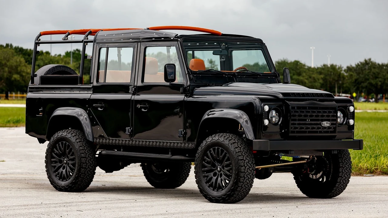 1993 Land Rover Defender 110 - Image 9 of 31