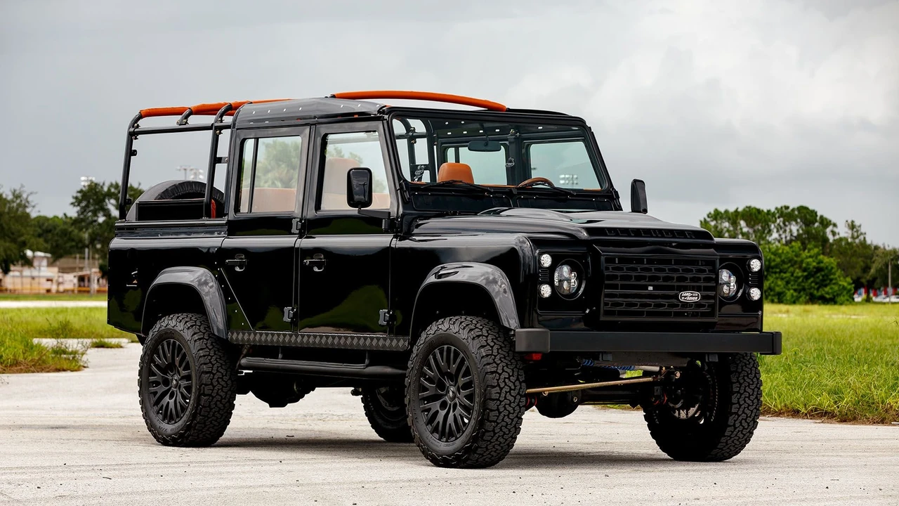 1993 Land Rover Defender 110 - Image 11 of 31