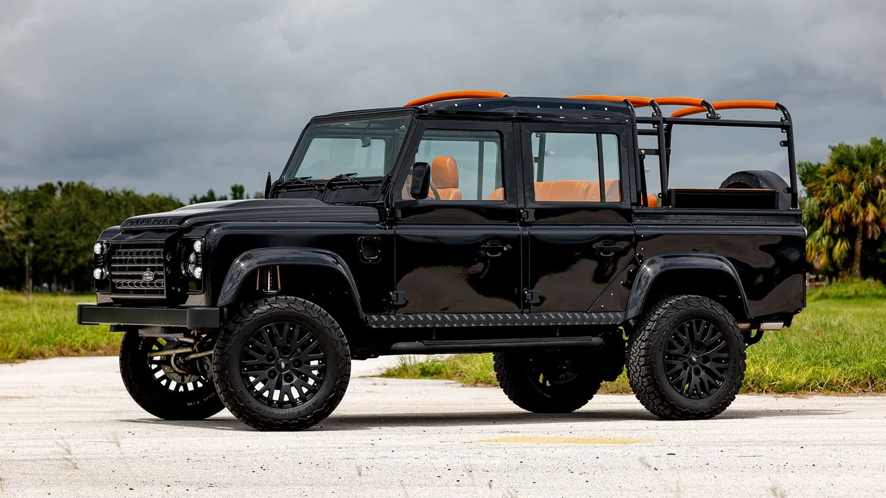 1993 Land Rover Defender 110 - Image 14 of 31