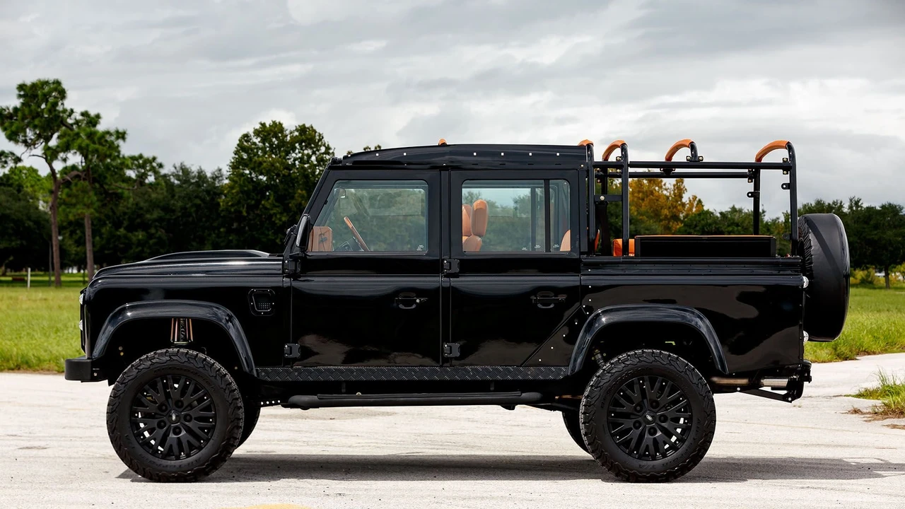 1993 Land Rover Defender 110 - Image 15 of 31