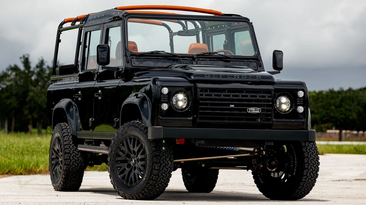 1993 Land Rover Defender 110 - Image 13 of 31