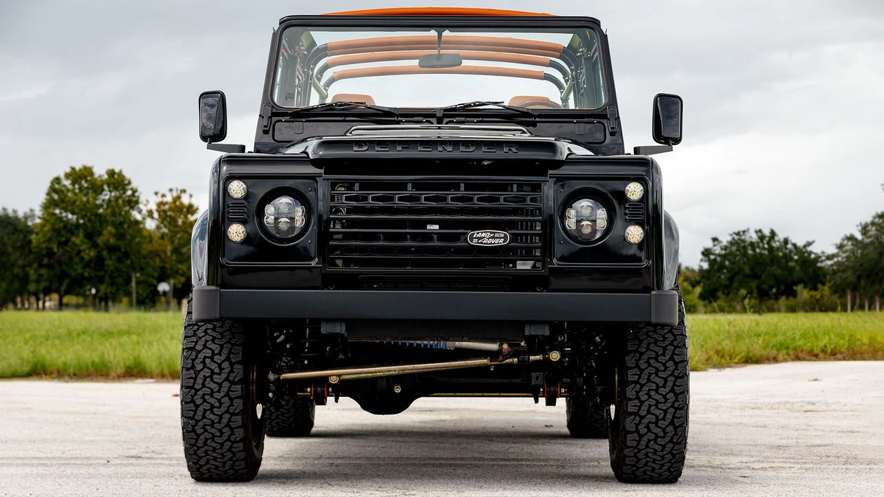 1993 Land Rover Defender 110 - Image 3 of 31