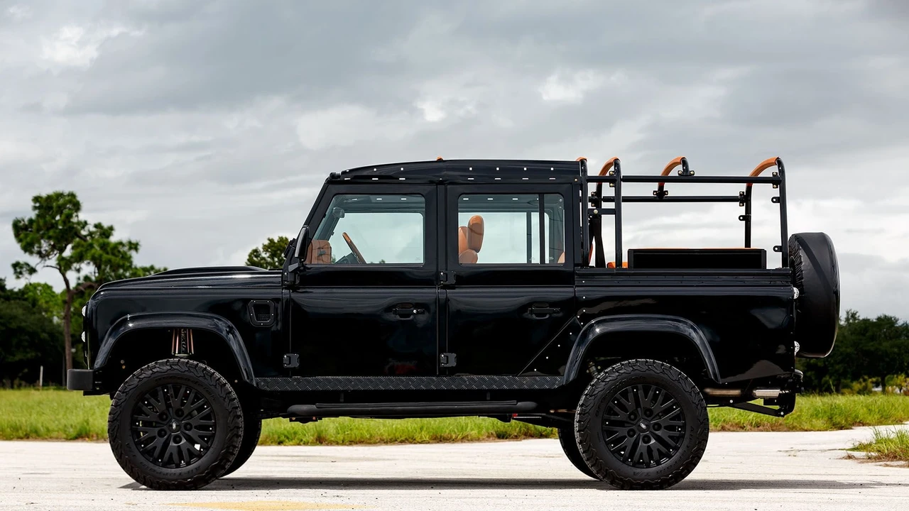 1993 Land Rover Defender 110 - Image 17 of 31