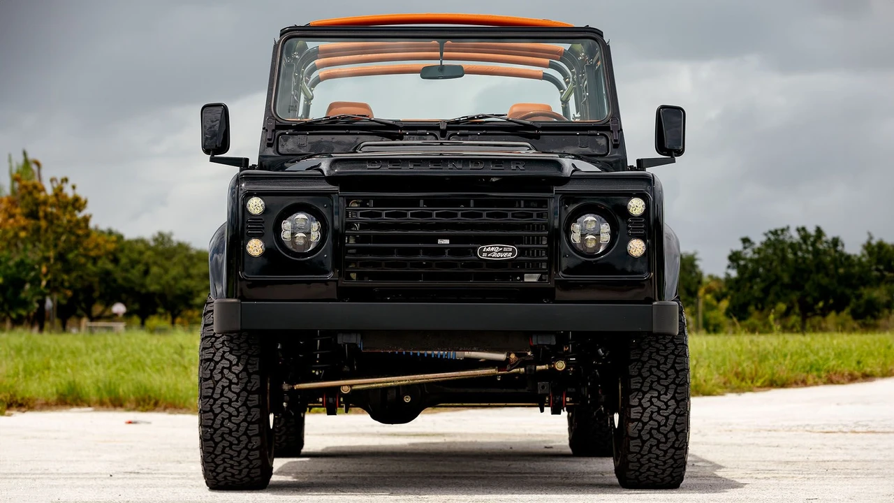 1993 Land Rover Defender 110 - Image 12 of 31