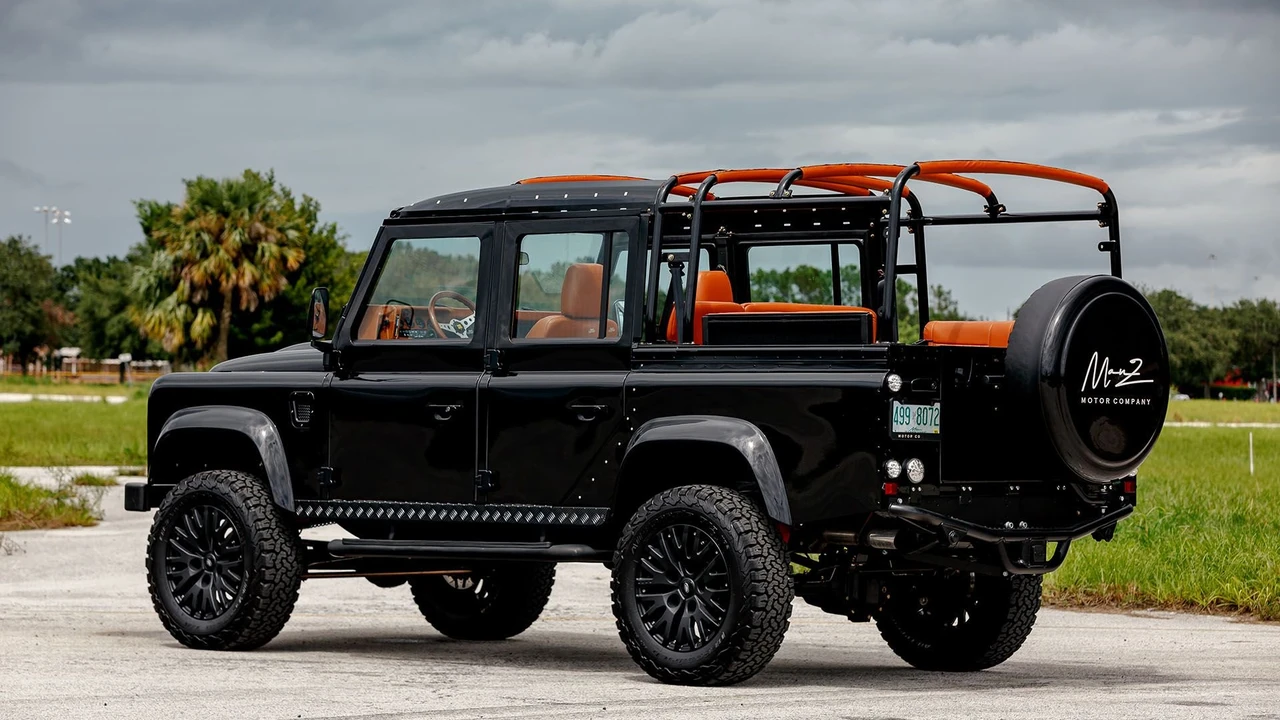1993 Land Rover Defender 110 - Image 21 of 31