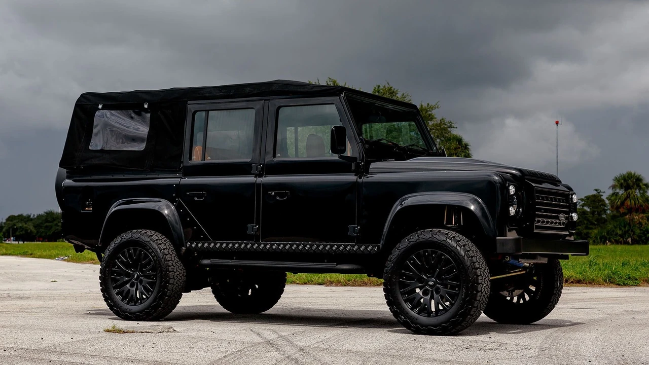 1993 Land Rover Defender 110 - Image 25 of 31