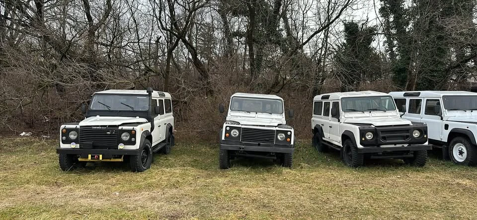 1993 Land Rover Defender 110 - Image 6 of 19