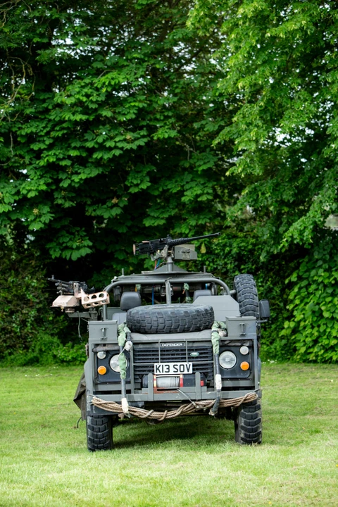 1993 Land Rover Defender 110 - Image 9 of 19
