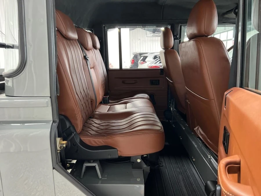 1993 Land Rover Defender 130 - Image 14 of 26