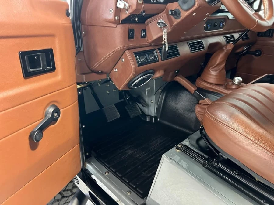 1993 Land Rover Defender 130 - Image 24 of 26