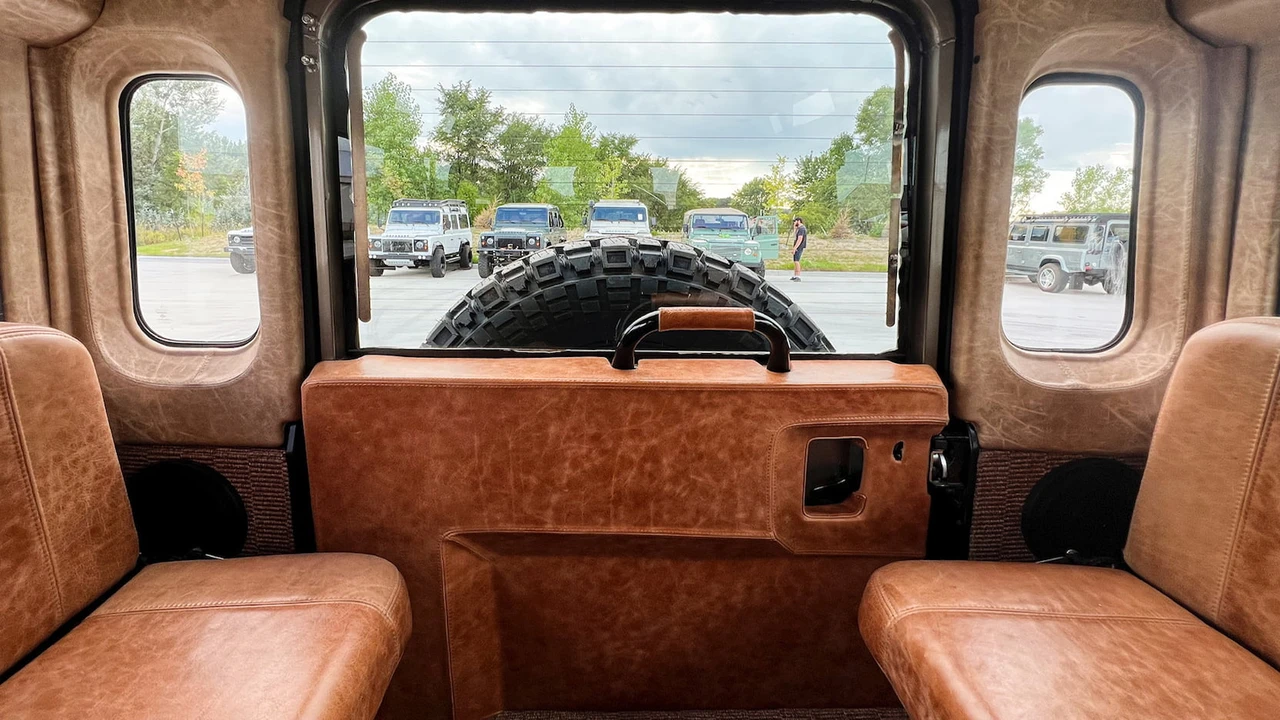 1993 Land Rover Defender - Image 7 of 17