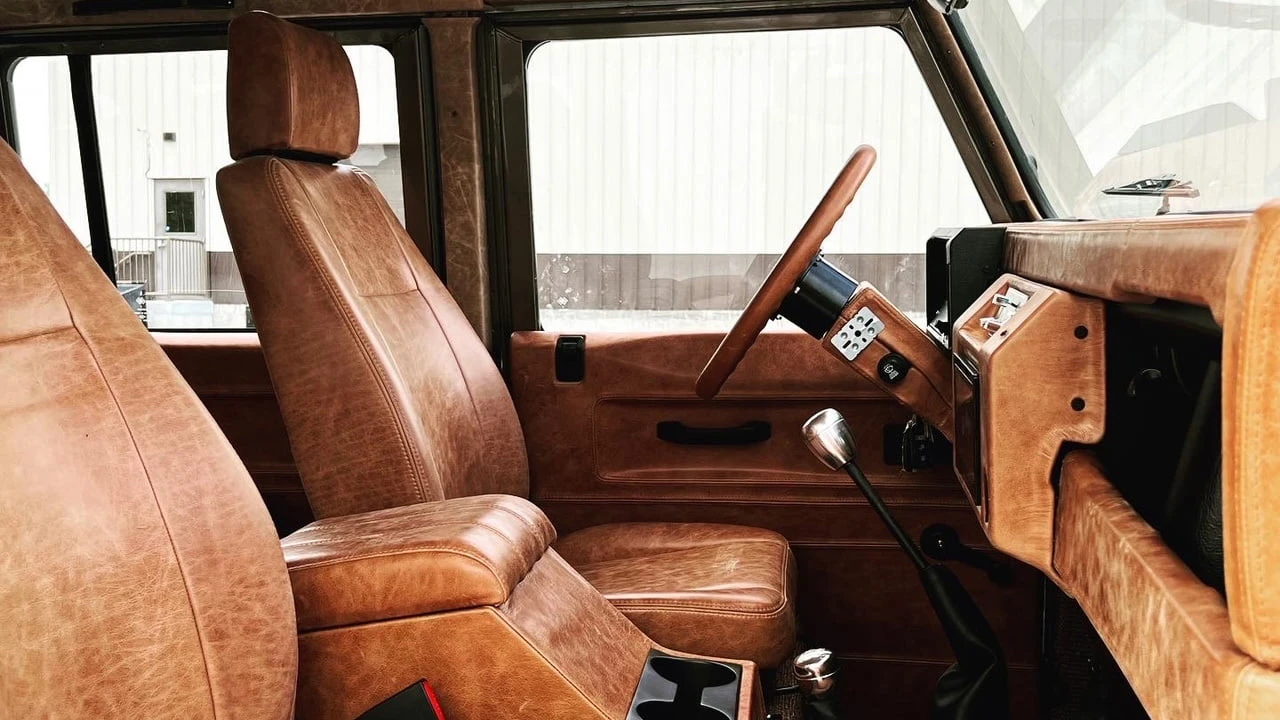 1993 Land Rover Defender - Image 9 of 17